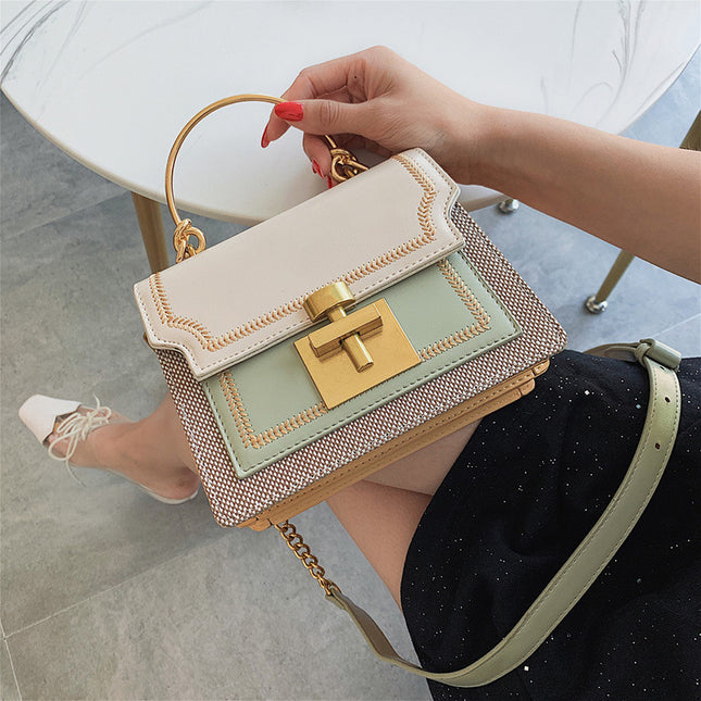 Fashionable Textured Chain Shoulder Bag for Style