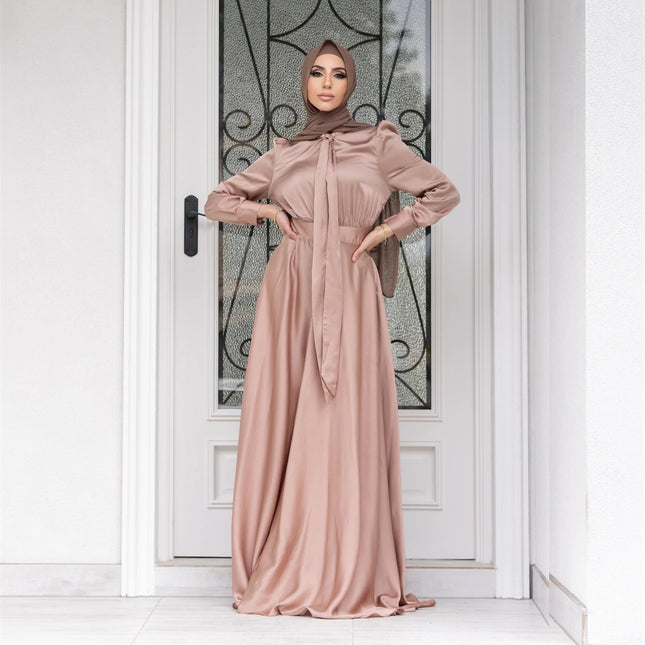 Robe en satin à large ourlet tendance